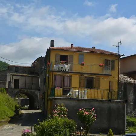 Ghirlanda Norma Rita Carrodano Inferiore