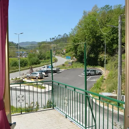 Ghirlanda Norma Rita Alloggio per agriturismo Carrodano Inferiore