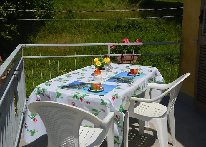 Alloggio per agriturismo Ghirlanda Norma Rita Carrodano Inferiore