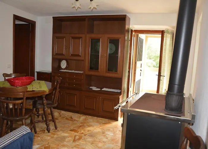 Alloggio per agriturismo Ghirlanda Norma Rita *