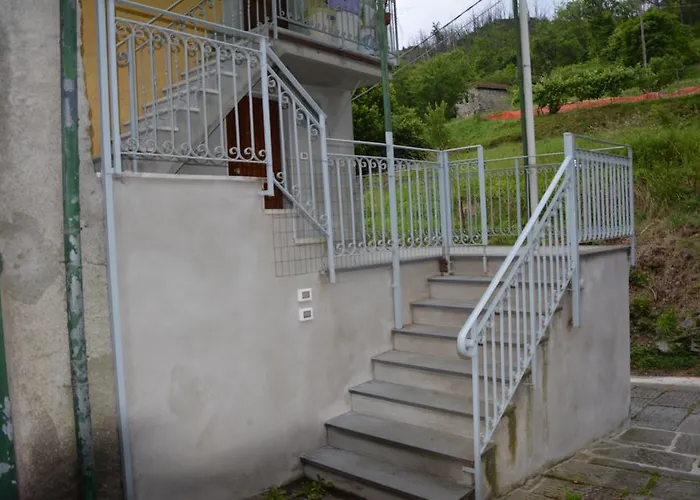 Ghirlanda Norma Rita Carrodano Inferiore