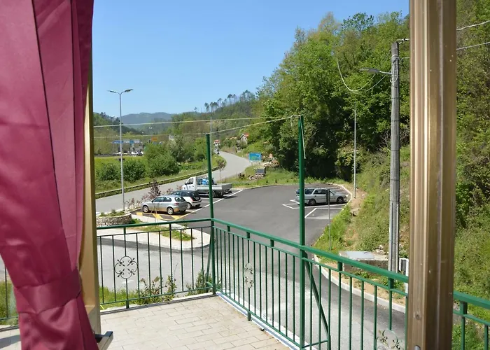 Ghirlanda Norma Rita Alloggio per agriturismo Carrodano Inferiore